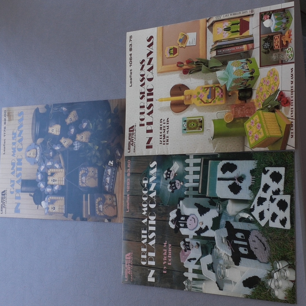 COPY - Lot of 3 - Leisure Arts Craft Leaflets